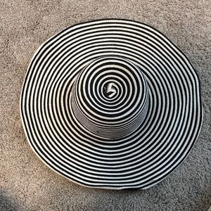 Magid Hats Black/White. 50+ UPF Packable Wide Brim. Flexible Hold too.